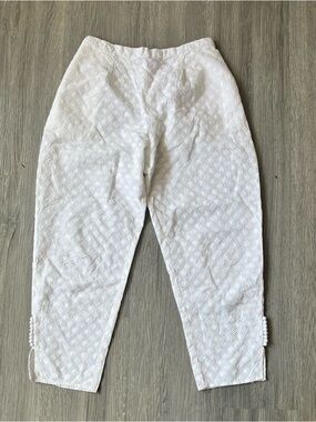 White Coquette Embroidered Floral Capris